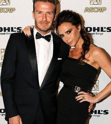 Ποιος διάσημος τραγουδιστής θέλει να μαστιγώσει το ζεύγος Beckham;