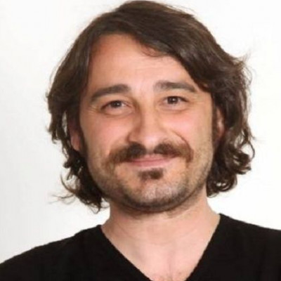 Δείτε την σύντροφο του Βασίλη Χαραλαμπόπουλου!