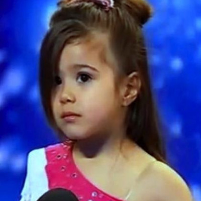 Βίντεο: Η 4χρονη Shakira χορεύει απίθανα κουβανέζικο σάλσα