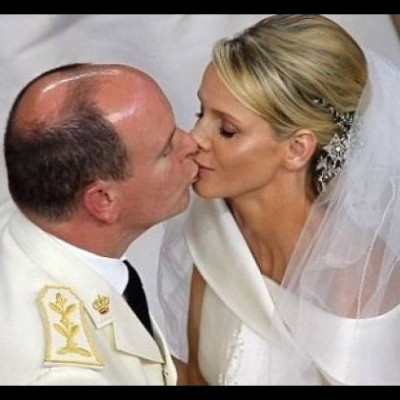 Δημόσια συγνώμη και αποζημίωση στον πρίγκιπα Αλβέρτο από τους «Sunday Times»