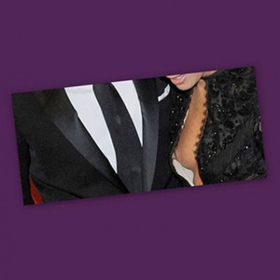 Ουπς! Στο κόκκινο χαλί με έξω την … θηλή!