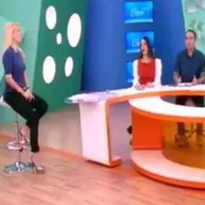 Δείτε πώς η Μενεγάκη αποκάλεσε τους συνεργάτες της και την αντίδραση της παρέας