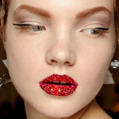 Backstage Beauty: το μακιγιάζ στο show Dior Couture