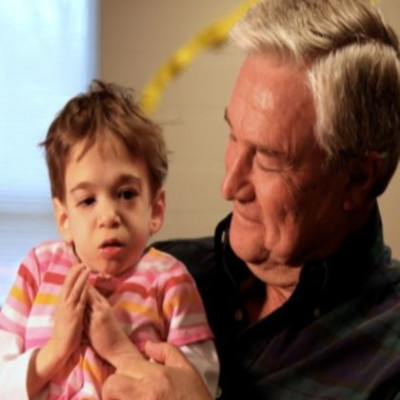 Κι όμως αυτό το παιδάκι είναι μία γυναίκα 20 ετών!