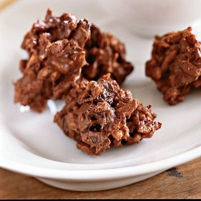 Σοκολατένιες μπουκίτσες με δημητριακά και μια γλυκιά έκπληξη