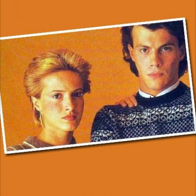 Δεν θα πιστεύετε ποια είναι η ξανθιά κυρία δίπλα στον Ηλία Ψινάκη!