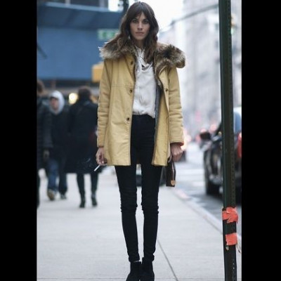 Alexa Chung: casual chic στους δρόμους της Νέας Υόρκης