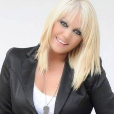 Η ίωση της Ρούλας Κορομηλά!