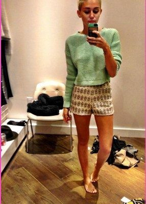 «Κλέψτε» το super μοδάτο πουλόβερ της Miley Cyrus!