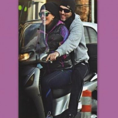 Η μηχανόβια Έλενα Παπαρίζου και τα γενέθλιά με τον σύντροφό της, Ανδρέα Καψάλη!