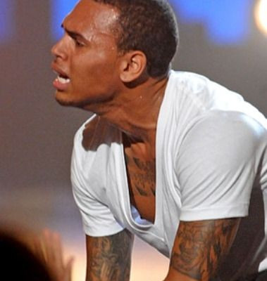 Ποιος έκανε τον Chris Brown να σπαράξει στο κλάμα;