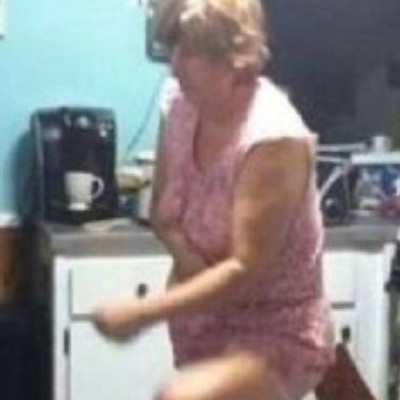 Βίντεο: Βιντεοσκοπούσε τη μητέρα του ενώ υπνοβατούσε και...