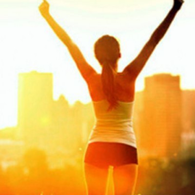 Πρωινή γυμναστική: 5 βήματα για να γίνετε fan της πιο αποδοτικής ώρας για άσκηση