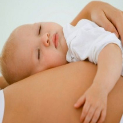 Τα μωρά ξεχωρίζουν τη μητρική τους γλώσσα από την κοιλιά της μαμάς!