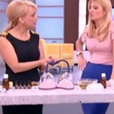 Οι απορίες της Φαίης Σκορδά για το όργανο γυμναστικής και το… sex shop!