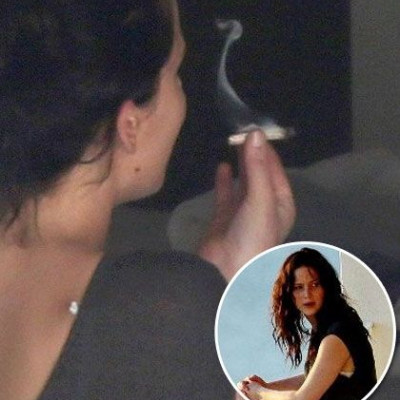 Η Jennifer Lawrence καπνίζει μαριχουάνα;