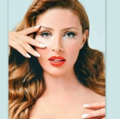 Παρασκήνιο: Γιατί «βγήκε» από τα ρούχα της και έγινε έξαλλη η Έλενα Παπαρίζου;