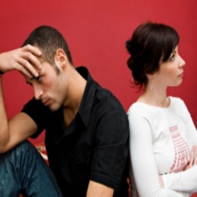 Να μείνω κοντά του ή να φύγω;