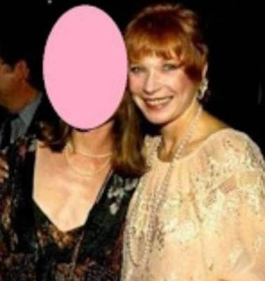 «Η μητέρα μου με υποχρέωσε να χάσω την παρθενιά μου μπροστά της»