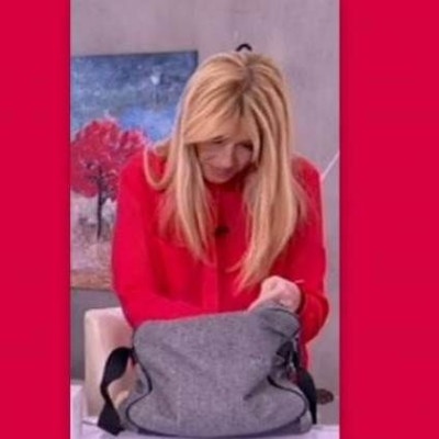 Η Σκορδά αποκάλεσε «gay» την τσάντα ηθοποιού και την… ψαχούλεψε!