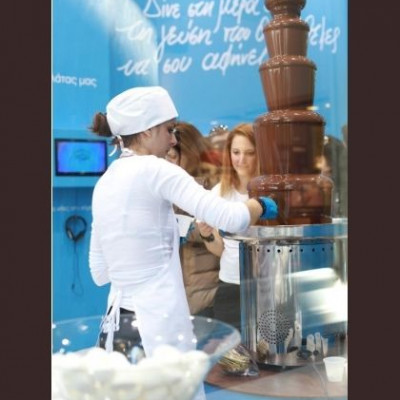 Κάτι τρέχει στην Ερμού...