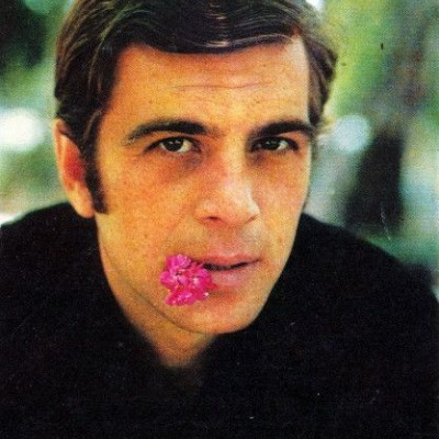 Δείτε σπάνιες φωτογραφίες του γόη Λάκη Κομνηνού 43 χρόνια πριν!