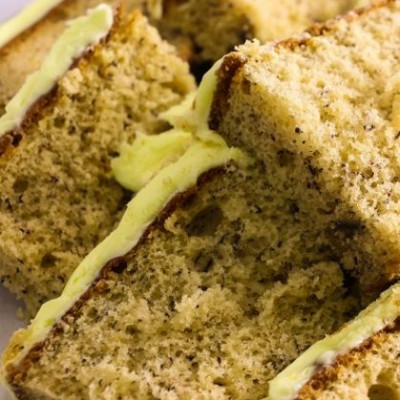 Νόστιμο κέικ μπανάνας με γλάσο τυριού