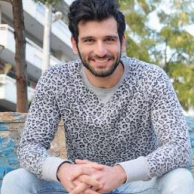 Μιχάλης Καμπουράκης: Κλέβει καρδιές και διεθνώς