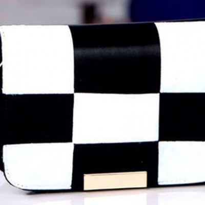 Φτιάξτε μόνες σας το πιο hot clutch της σεζόν