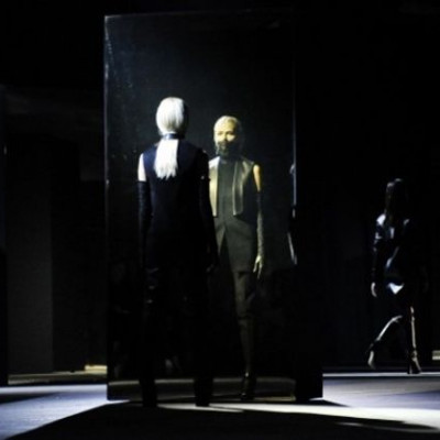 Γιατί η εικόνα μας είναι διαφορετική στον καθρέφτη σε σχέση με τις φωτογραφίες;