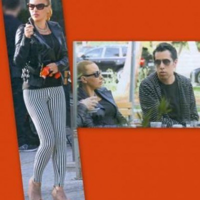 Γωγώ Μαστροκώστα: Για καφέ με φίλους!