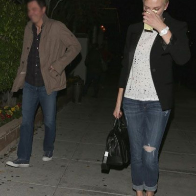 Με ποιον διάσημο βγαίνει ραντεβουδάκια η Charlize Theron;