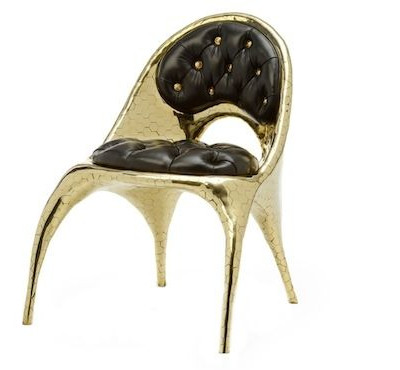 Ένας χρυσός θρόνος δια χειρός Donatella Versace