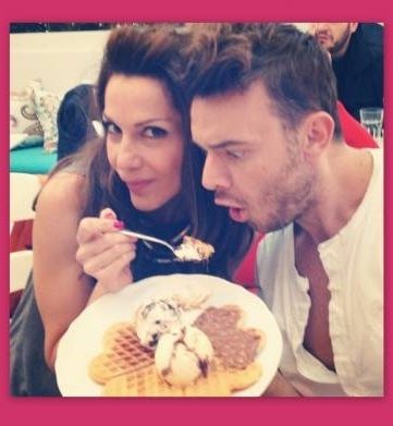 Κι όμως και η Δέσποινα Βανδή τρώει βάφλα!