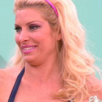 Η Μενεγάκη βρήκε τον Βίκτωρα και χαμογελά ξανά