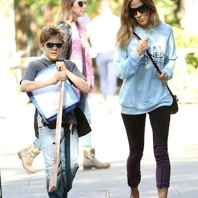 Ζωή ποδήλατο: Ποιος είπε ότι τα παιδιά της Sarah Jessica Parker πάνε στο σχολείο με λιμουζίνα;