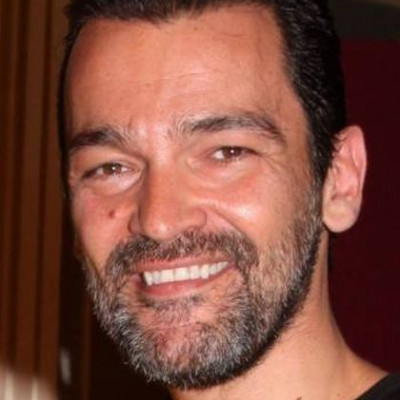 Κωνσταντίνος Καζάκος: «Και η υποκριτική και η μουσική είναι μεγάλοι έρωτες για μένα»