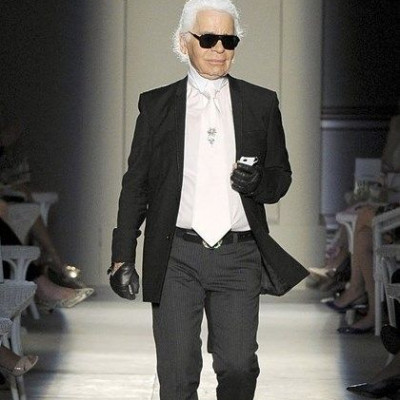 Ο οίκος Fendi παρουσιάζει μία έκθεση με φωτογραφίες του Karl Lagerfeld