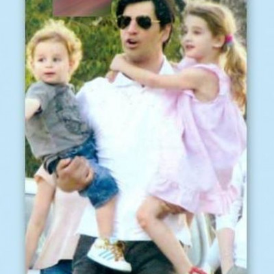 Ένα κλικ ευτυχίας για τον Σάκη, την Αναστασία και τον Αλέξανδρο!