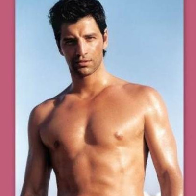 Δείτε τον Σάκη Ρουβά να “λιώνει” στο γυμναστήριο!