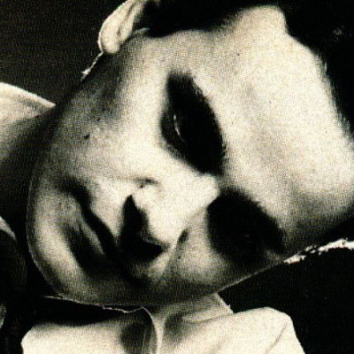 Αυτός ο πιτσιρίκος, σήμερα είναι περιζήτητος απ' τα τηλεοπτικά κανάλια. Τον αναγνωρίζετε;