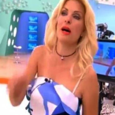 Η μητέρα της Μενεγάκη στο πλατό της εκπομπής της και η αγωνία της παρουσιάστριας!