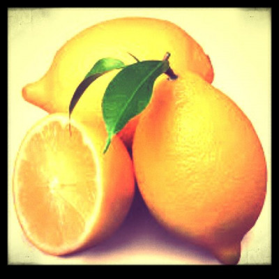 Δεν πετάμε τις φλούδες από λεμόνι. Κάνουν καλό στην υγεία