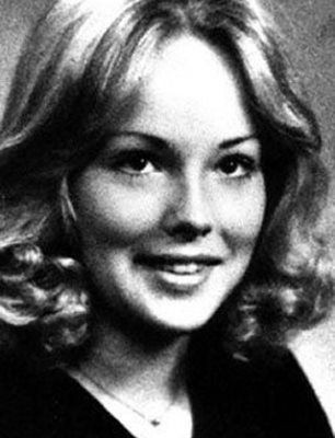 Είναι μία από τις πιο sexy παρουσίες του Hollywood: Αναγνωρίζετε ποια είναι η νεαρή της φωτό;