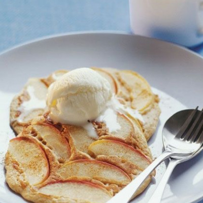 Τηγανίτες μήλου με κανέλα