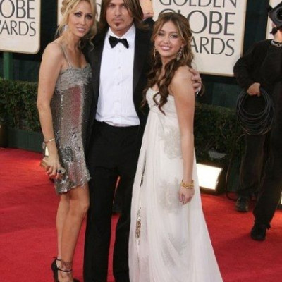 Η Miley Cyrus είναι πλέον παιδί χωρισμένων γονιών