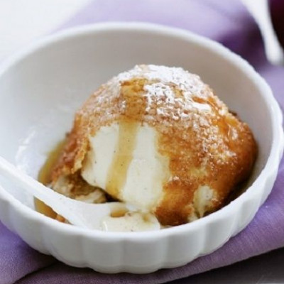 Τηγανητό παγωτό με τραγανή κρούστα από μπισκότα