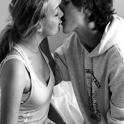 Δεν καταλαβαίνω τη συμπεριφορά του. Με έχει μπερδέψει.