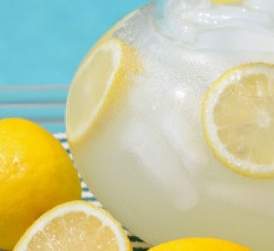 Δροσερή σπιτική λεμονάδα!