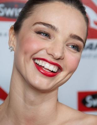 6+1 τροφές που θα σας χαρίσουν αψεγάδιαστη επιδερμίδα!